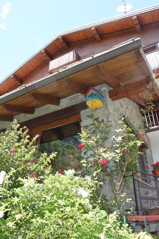 Hotel Des Roses Antey-Saint-Andre Ngoại thất bức ảnh